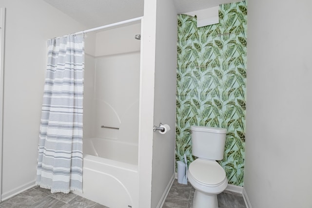 218 Susie Dr, Winchester, TN 37398 - full bath featuring shower / tub combo and a textured ceiling