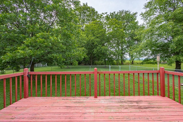 218 Susie Dr, Winchester, TN 37398 - wooden terrace with a fenced backyard