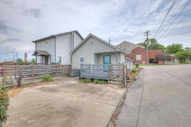 1205 Dr Db Todd Jr Blvd, Nashville, TN 37208 - view of front of home with a wooden deck