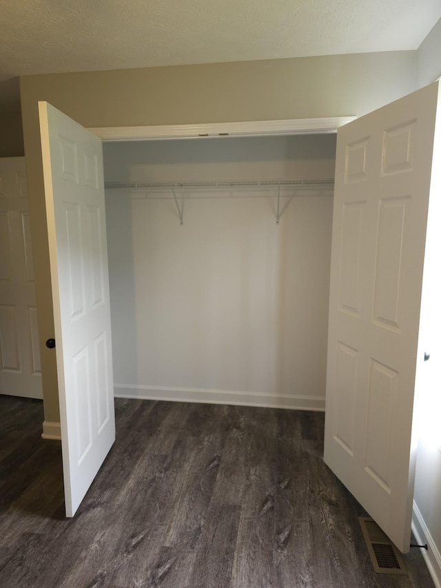 4070 Hartsville Rd, Lafayette, TN 37083 - view of closet