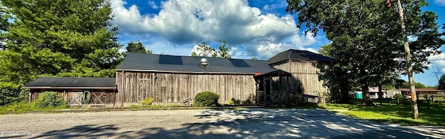 329 Wheeler Ln, Jamestown, TN 38556 - view of front of house featuring a metal roof