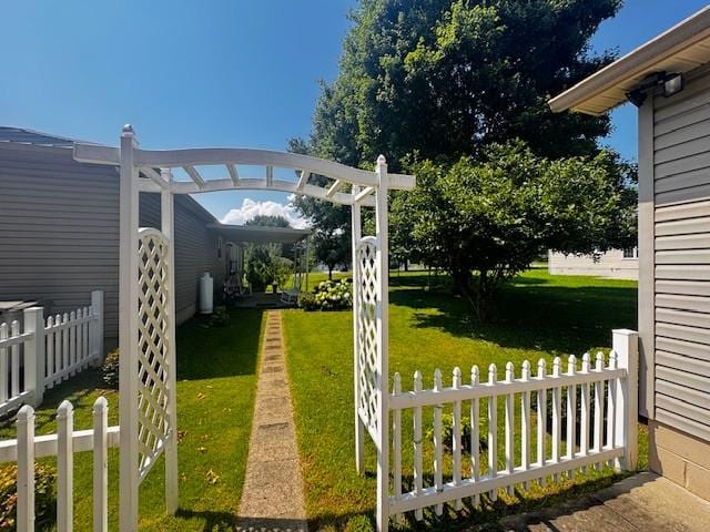 570 Gaines Cir, Estill Springs, TN 37330 - view of yard