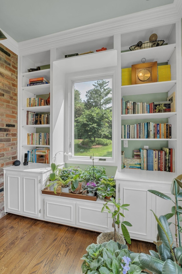 111 Hardingwoods Pl, Nashville, TN 37205 - living area with crown molding and wood finished floors