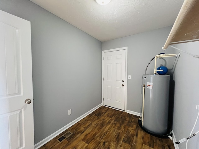 4977 Little Dry Creek Rd, Pulaski, TN 38478 - utility room featuring water heater