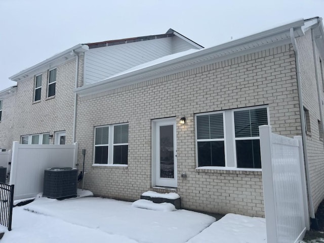 204 Douglas Bend Rd Unit 804, Gallatin, TN 37066 - snow covered house with entry steps and brick siding