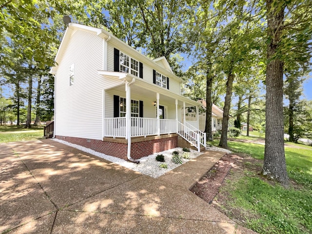 7203 Chester Rd, Fairview, TN 37062 - view of front facade featuring a porch and crawl space