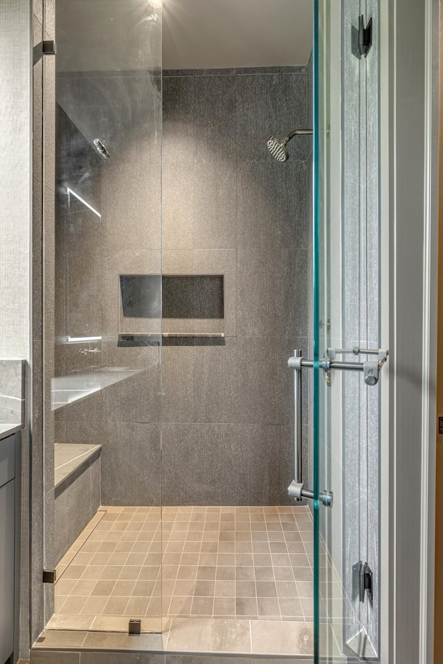 8005 Backwoods Dr, College Grove, TN 37046 - full bathroom with tiled shower and vanity
