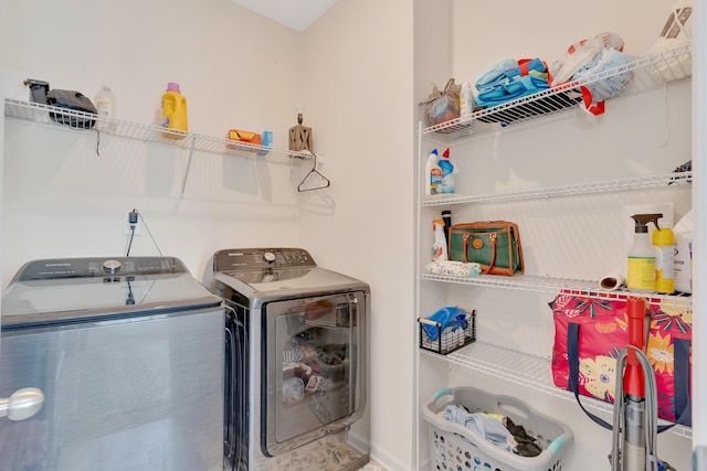 5 Oak Ridge Ct NE, Rome, GA 30165 - laundry area with separate washer and dryer and baseboards