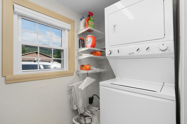 3502 Kellys Ferry Rd, Chattanooga, TN 37419 - washroom with estacked washer and dryer