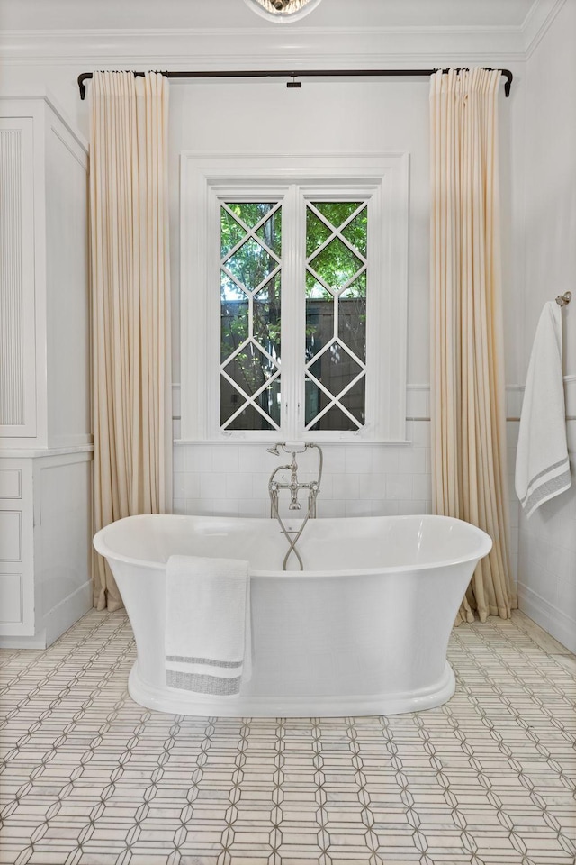 1504 Sweetbriar Ave, Nashville, TN 37212 - full bathroom featuring a freestanding tub
