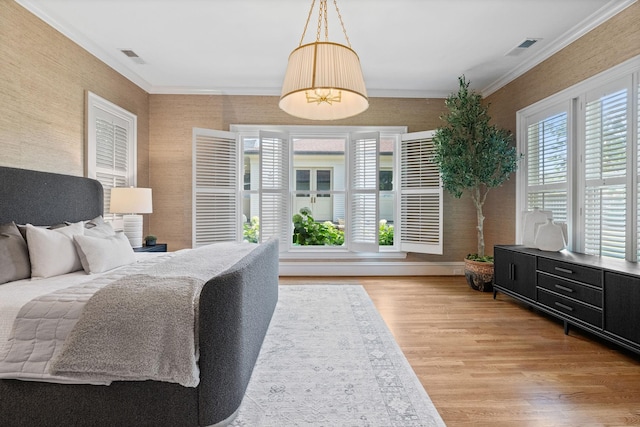 1504 Sweetbriar Ave, Nashville, TN 37212 - bedroom with light wood-style flooring, crown molding, and wallpapered walls