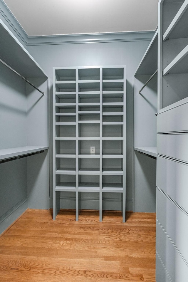 1504 Sweetbriar Ave, Nashville, TN 37212 - spacious closet featuring light wood-type flooring