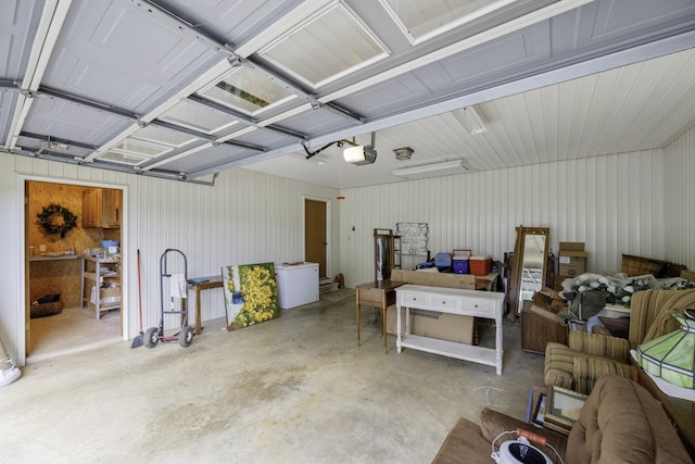 17930 Main St W, Huntingdon, TN 38344 - garage with a garage door opener