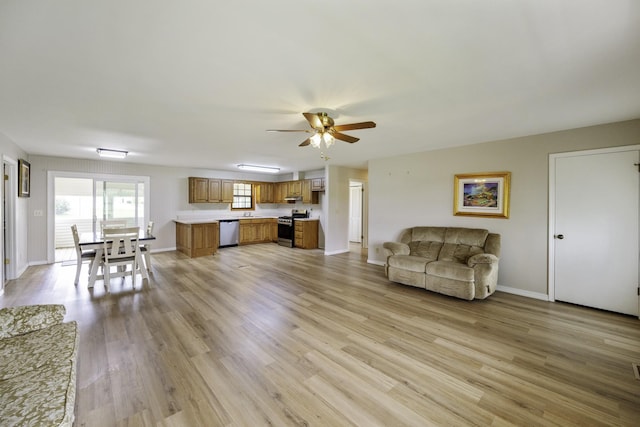 17930 Main St W, Huntingdon, TN 38344 - living area featuring a ceiling fan and light wood finished floors