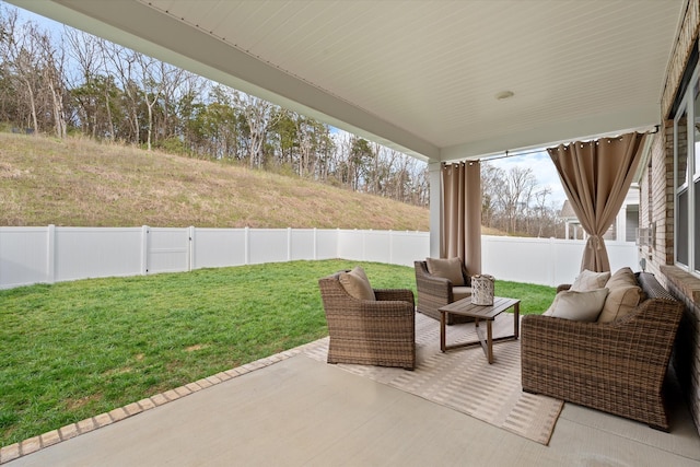 1081 Pebble Run Rd, Hendersonville, TN 37075 - fenced backyard featuring an outdoor hangout area and a patio