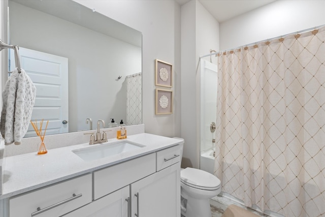 1081 Pebble Run Rd, Hendersonville, TN 37075 - bathroom featuring vanity and shower / tub combo with curtain