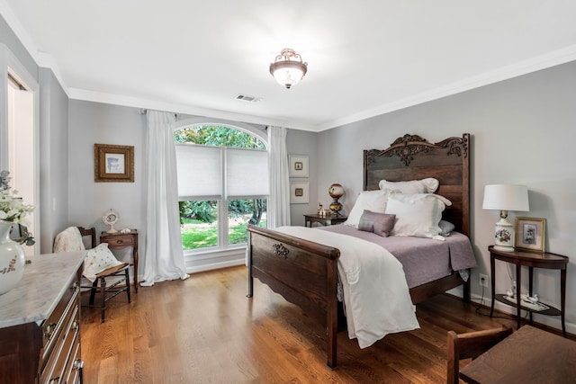 513 Barrington Dr, Franklin, TN 37067 - bedroom featuring light wood finished floors and ornamental molding