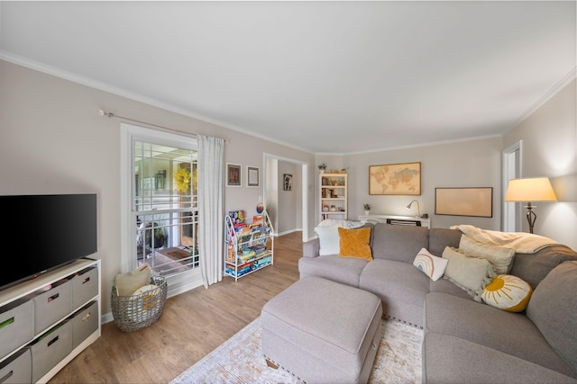 1400 Manor Rd, Columbia, TN 38401 - living room with light wood-style floors and crown molding