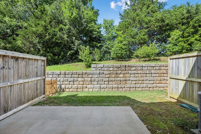 2557 Napa Valley Way, Columbia, TN 38401 - view of yard with a patio area