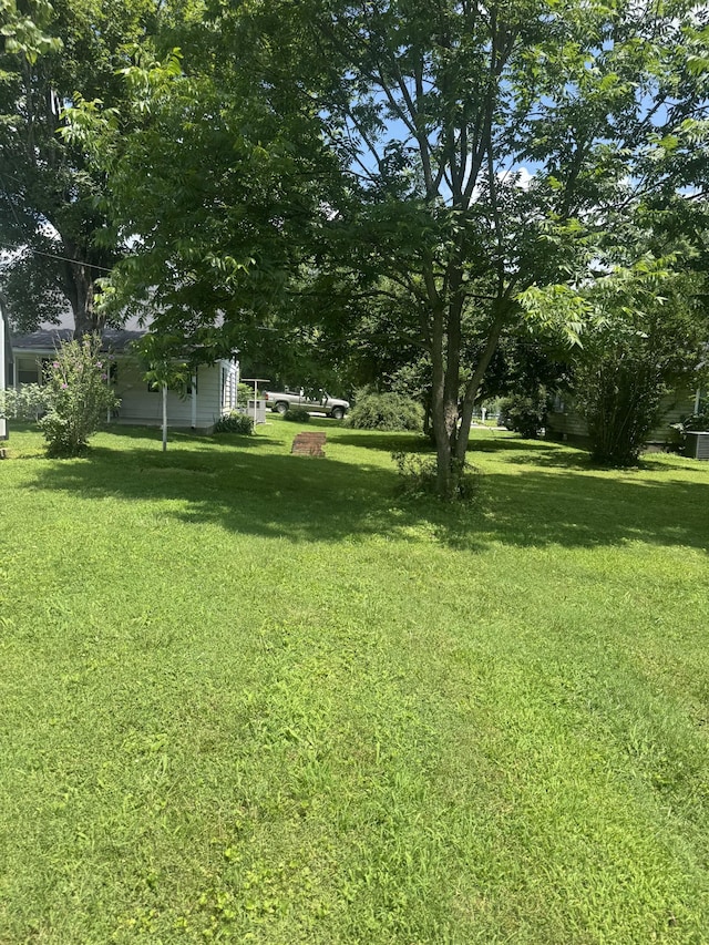 411 W 4th St, Livingston, TN 38570 - photo 4