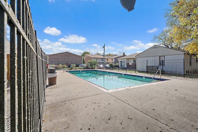2116 Hobbs Rd Unit K2, Nashville, TN 37215 - community pool with a patio and a residential view