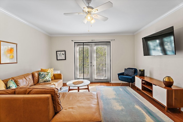 2116 Hobbs Rd Unit K2, Nashville, TN 37215 - living area featuring ornamental molding, wood finished floors, and a ceiling fan