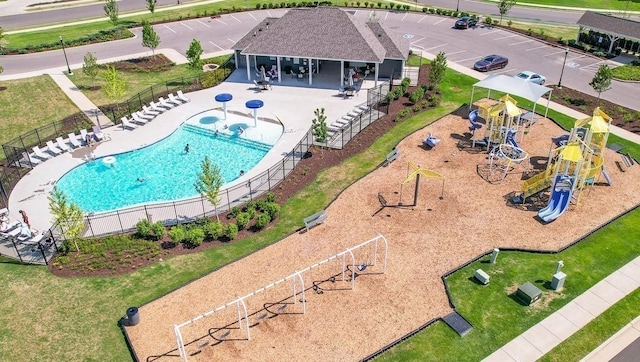 4910 Mowbray Way, Murfreesboro, TN 37129 - aerial view of property and surrounding area featuring a pool