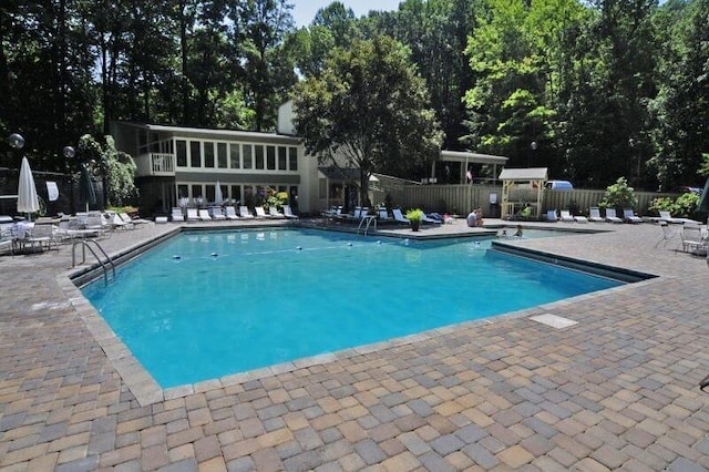 1530 Zurich Rd, Gatlinburg, TN 37738 - community pool with a patio area