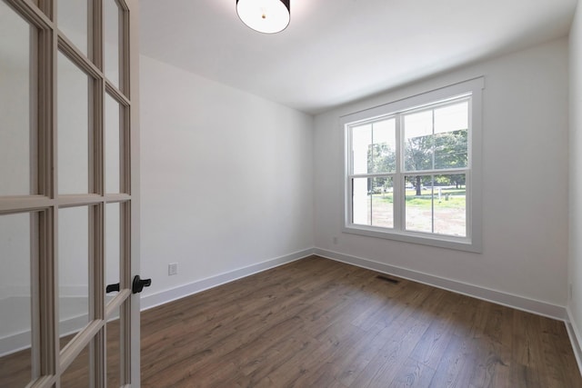 19 Peyton Pl, Columbia, TN 38401 - empty room featuring dark wood finished floors and baseboards