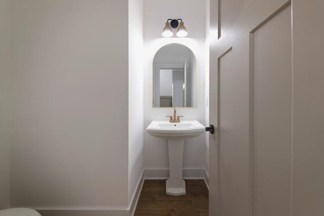 19 Peyton Pl, Columbia, TN 38401 - bathroom with wood finished floors and baseboards
