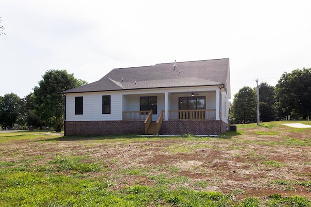 19 Peyton Pl, Columbia, TN 38401 - rear view of house featuring brick siding, covered porch, and ceiling fan