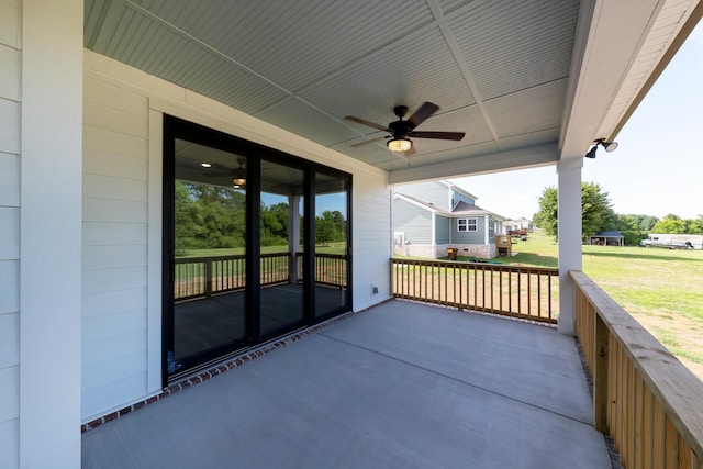 19 Peyton Pl, Columbia, TN 38401 - view of patio featuring a ceiling fan