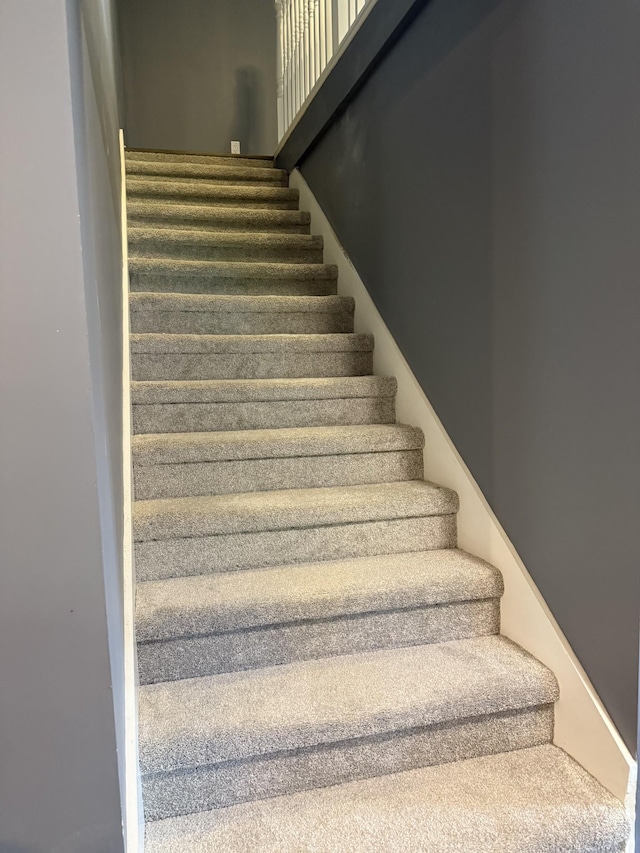 975 Witcher Hollow Rd, Red Boiling Springs, TN 37150 - view of stairway