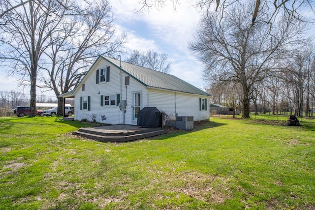135 Campbellsville Pike, Ethridge, TN 38456 - back of house featuring a deck and a yard