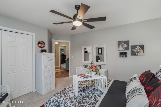 187 Forest View Dr, Crossville, TN 38558 - living area featuring light carpet and a ceiling fan
