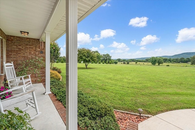 379 Hooper Rd, Winchester, TN 37398 - view of green lawn featuring a porch