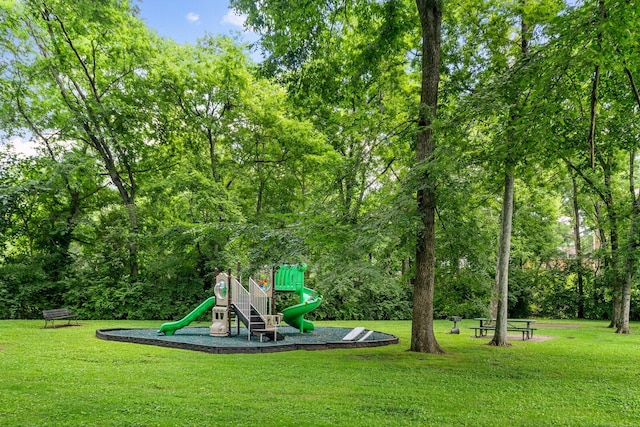 601 Boyd Mill Ave Unit O4, Franklin, TN 37064 - community playground featuring a yard
