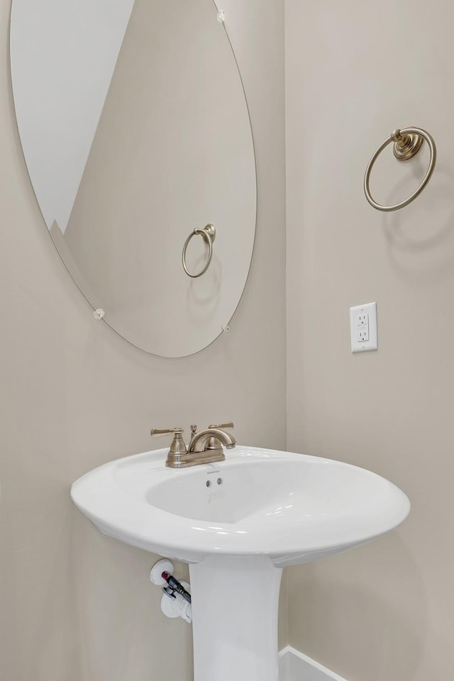 127 Dry Creek Commons Dr, Goodlettsville, TN 37072 - bathroom with a sink