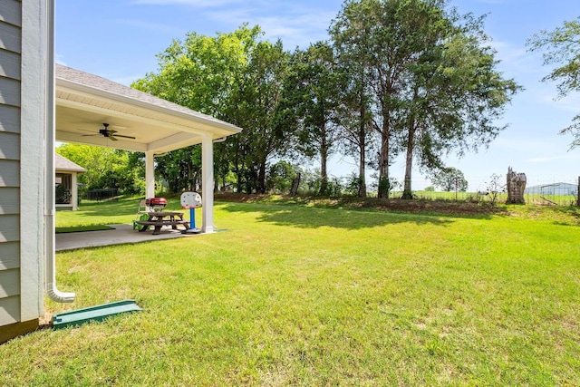 3210 Chatfield Dr, Murfreesboro, TN 37129 - view of green lawn featuring ceiling fan