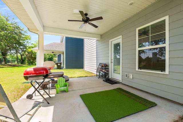 3210 Chatfield Dr, Murfreesboro, TN 37129 - view of patio / terrace with a ceiling fan