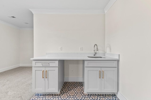 17 Peyton Pl, Columbia, TN 38401 - bar with a sink and crown molding