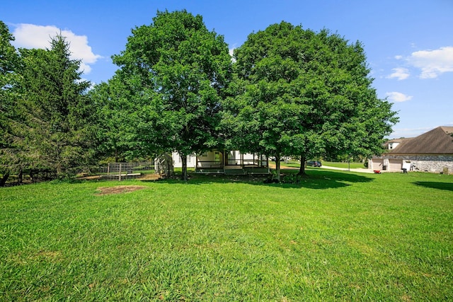 1204 Corlew Dr, Burns, TN 37029 - view of grassy yard