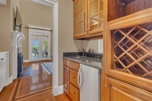 1512 Mirabella Way, Murfreesboro, TN 37130 - bar area with white fridge and light wood-style flooring