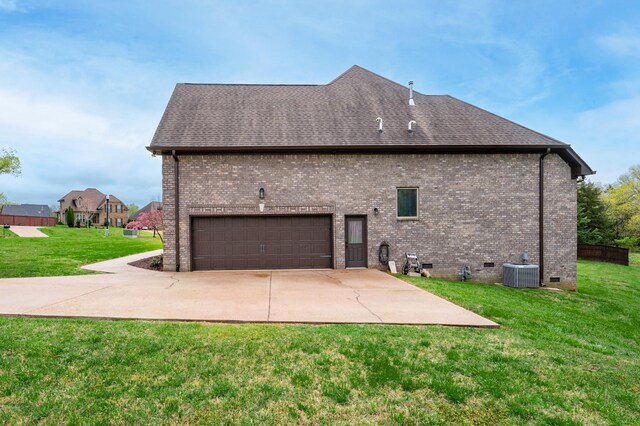 822 Manner Ln, Lebanon, TN 37087 - view of side of property featuring crawl space, brick siding, a lawn, and an attached garage