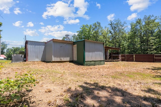 15578 Birdsong Rd, Holladay, TN 38341 - view of yard with an outbuilding