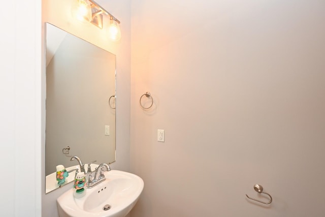1019 N Maple St Unit 2D, Murfreesboro, TN 37130 - bathroom featuring a sink