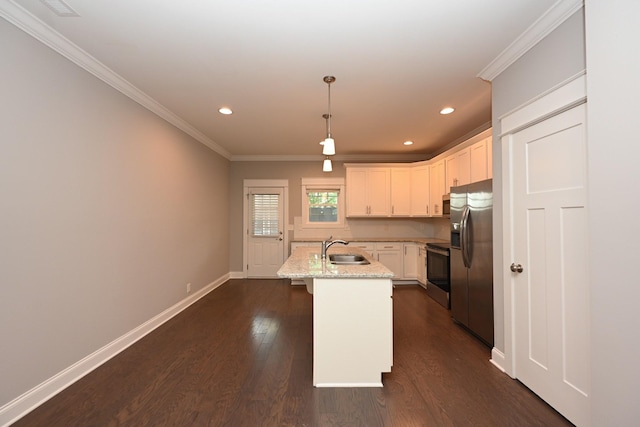 1019 N Maple St Unit 2D, Murfreesboro, TN 37130 - kitchen featuring ornamental molding, dark wood-style floors, stainless steel appliances, white cabinetry, and recessed lighting