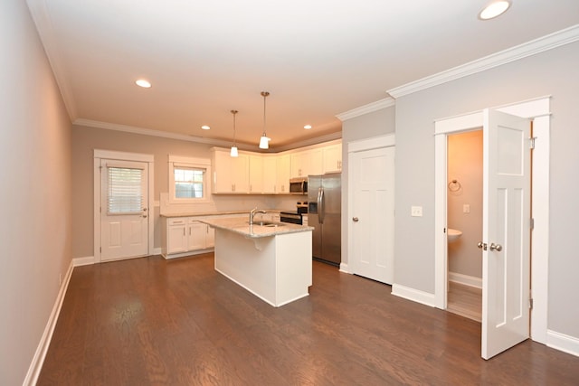 1019 N Maple St Unit 2D, Murfreesboro, TN 37130 - kitchen featuring appliances with stainless steel finishes, white cabinets, a center island with sink, crown molding, and dark wood-style flooring