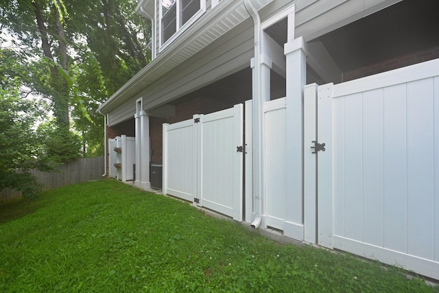 1019 N Maple St Unit 2D, Murfreesboro, TN 37130 - view of property exterior featuring a yard