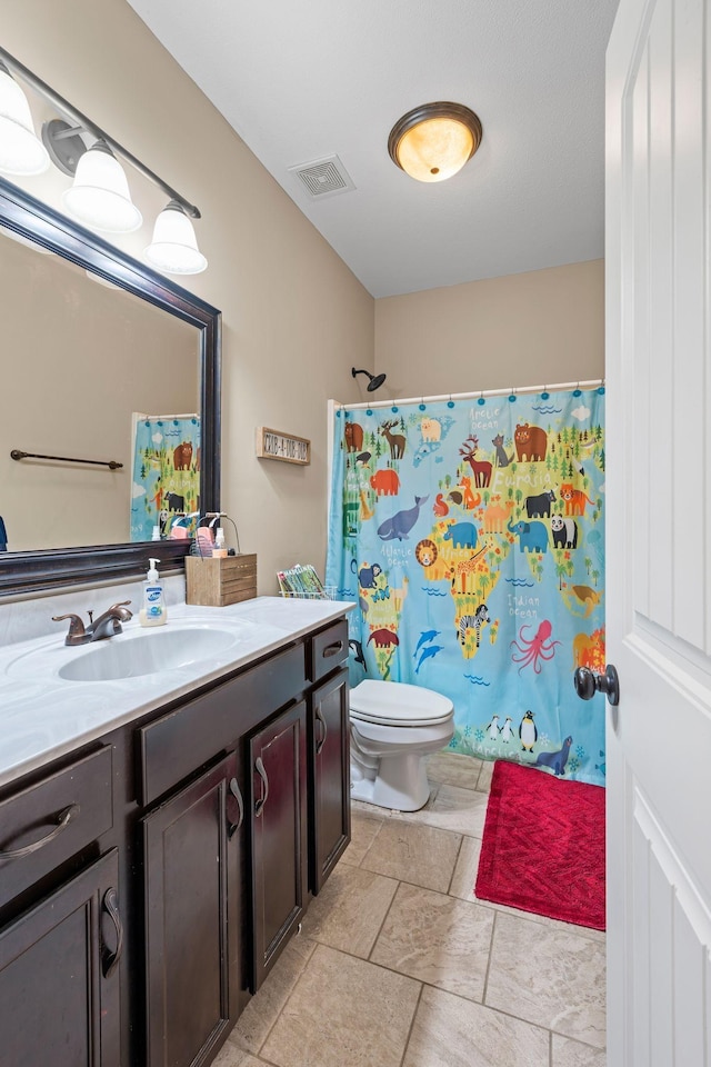 1372 Tidwell Switch Rd, Dickson, TN 37055 - full bath featuring vanity and a shower with curtain